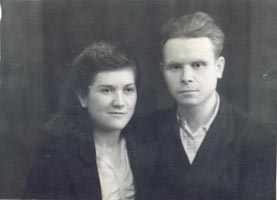 Сергей Редькин с женой - Любовью Васильевной Редькиной (Сестра художницы Антонины Васильевны Лариной) 1949 год.